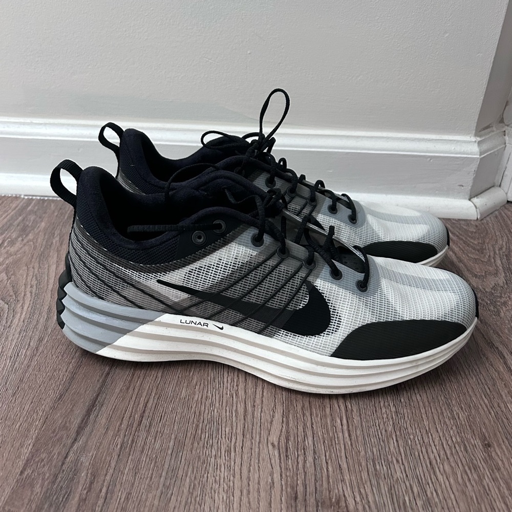 Nike Lunar Roam Lightly Worn 10.5